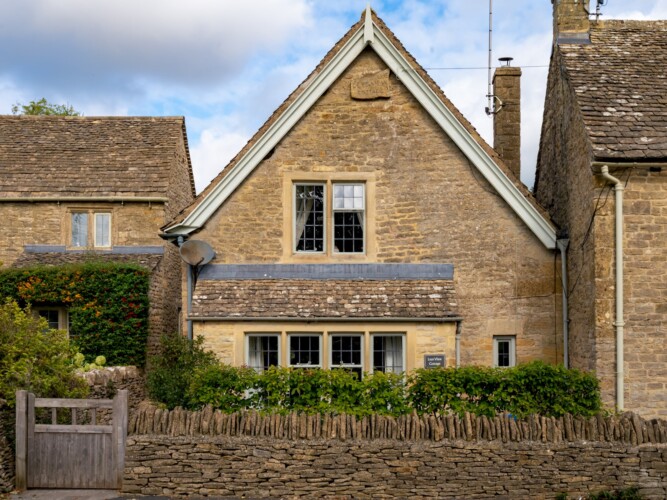 4 Bedroom Cotswold Cottage