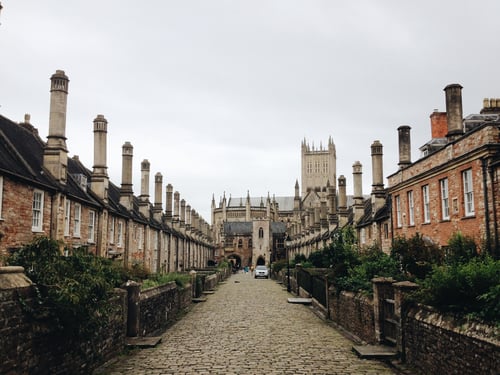 vicar's close, wells