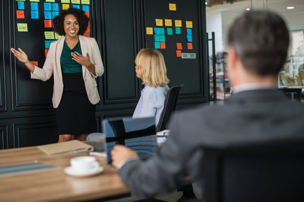 brainstorming-businesswomen-colleagues-1093913-1